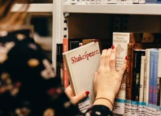 Jakie serie są najczęściej recenzowane?