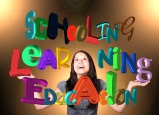 Kto był pionierką romansu historycznego?