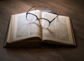 Jak wygląda proces recenzowania książki?